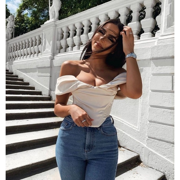 House of CB Silva Ivory Satin Draped Shoulder Corset Top - Picture 6 of 16